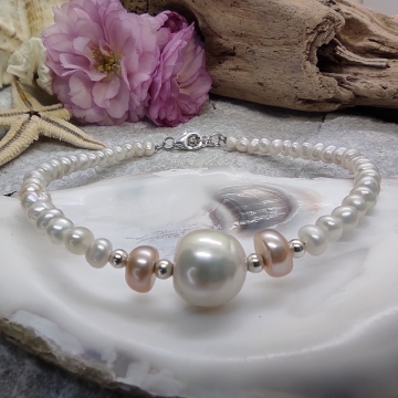 Náramek z bílých a losových...