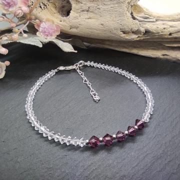 Náramek s  tmavě fialovými...