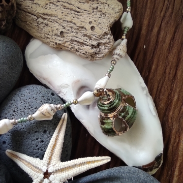 Náhrdelník s mušlemi