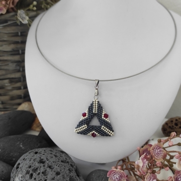 Náhrdelník se swarovski...