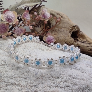 Náramek kytička  modrá