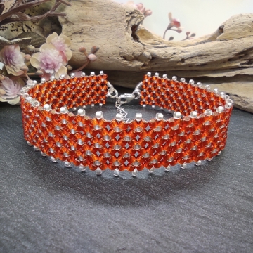 Náramek červený s matným...