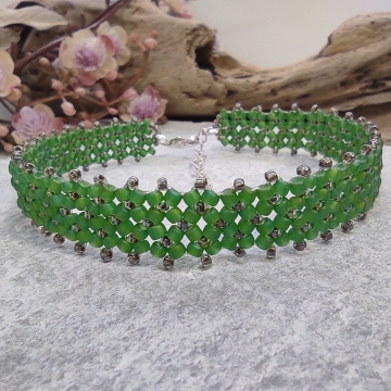 Zelený náramek s duhovým...