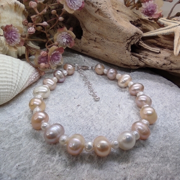 Náramek z růžovo-fialových...